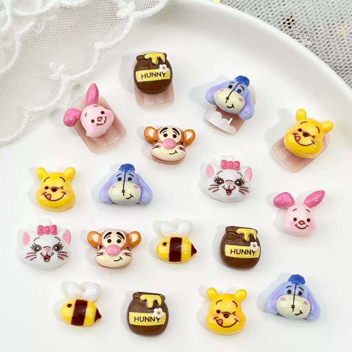 Art Craft Disney - 20pcs Resin Mini Cartoon Cats, Bees,